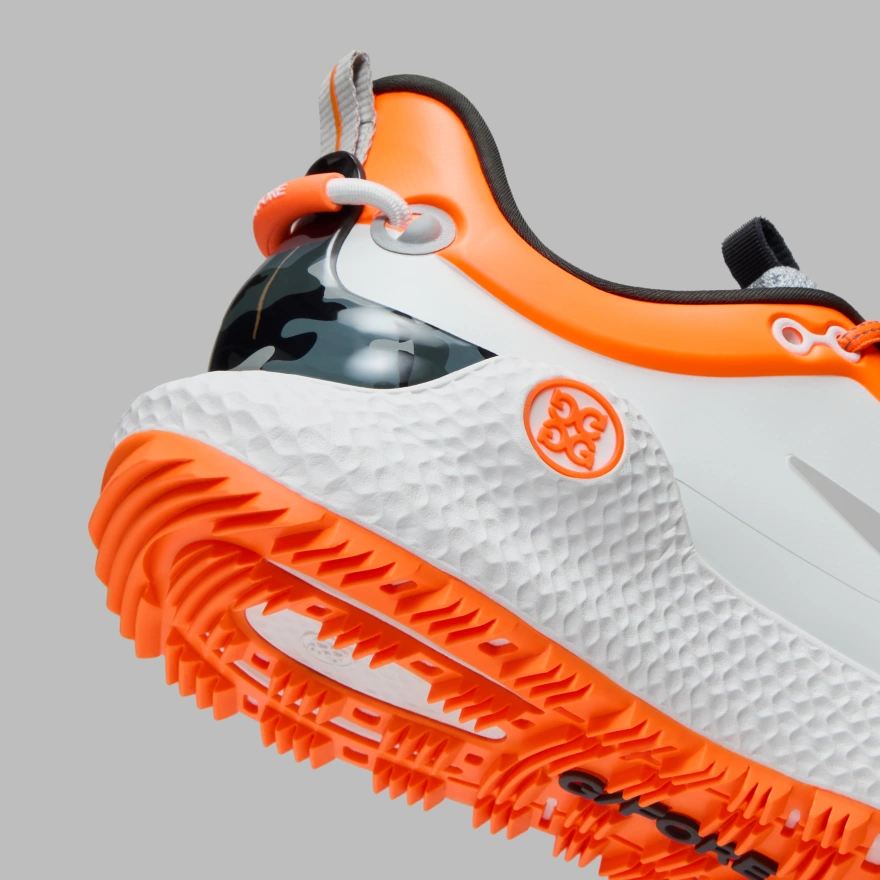 MEN'S MG4+ O2 CAMO ACCENT GOLF SHOE in SNOW/SHOCKING ORANGE - Alternate Image 1