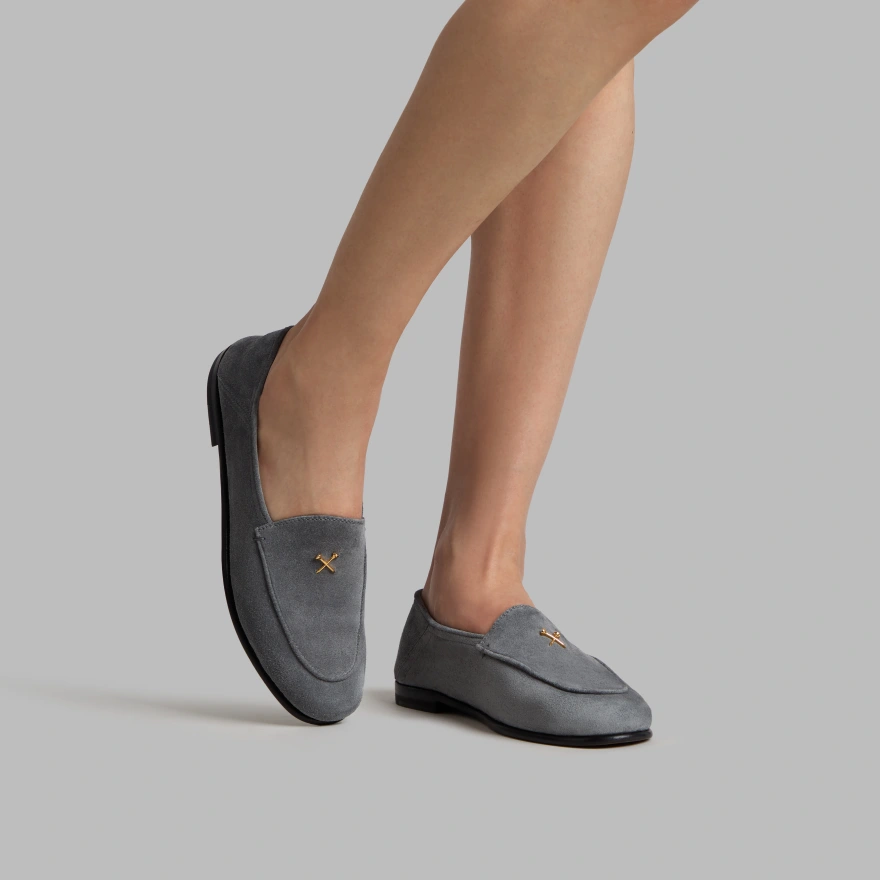 WOMEN'S METAL TEES SUEDE FLEX LOAFER in Charcoal - Alternate Image 5