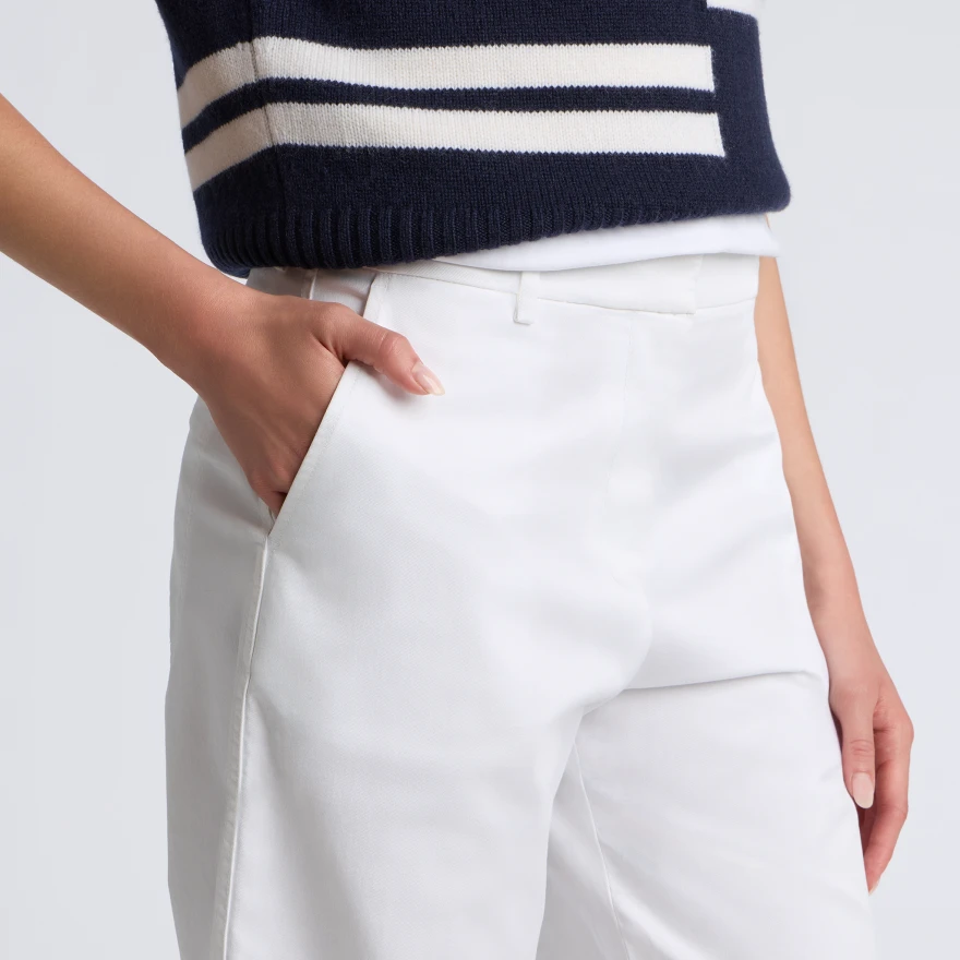 LTD RELEASE STRETCH COTTON GABARDINE BARREL LEG TROUSER in Snow - Alternate Image 4