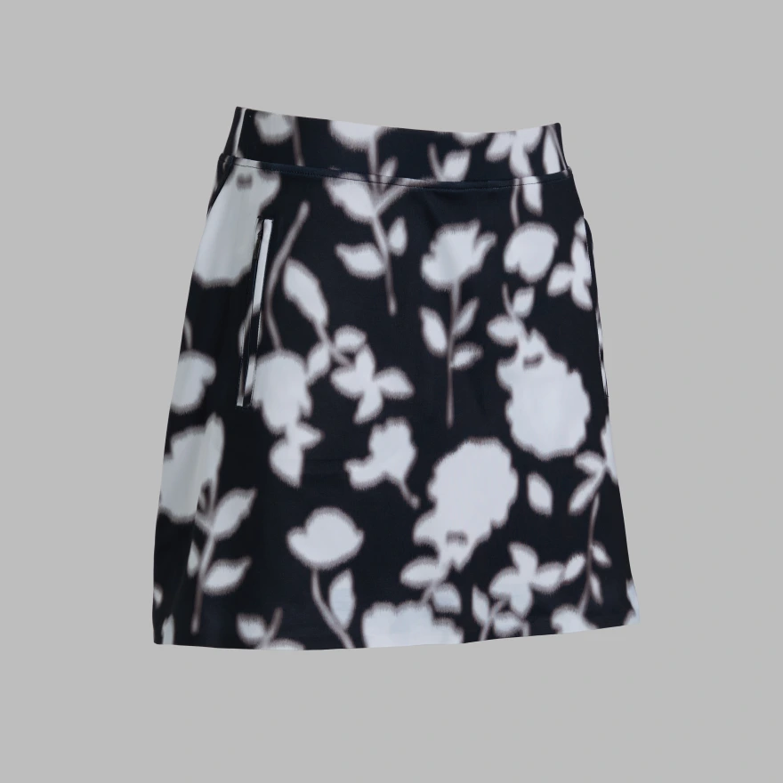 BLUR FLORAL TECH STRETCH JERSEY SKORT in Onyx