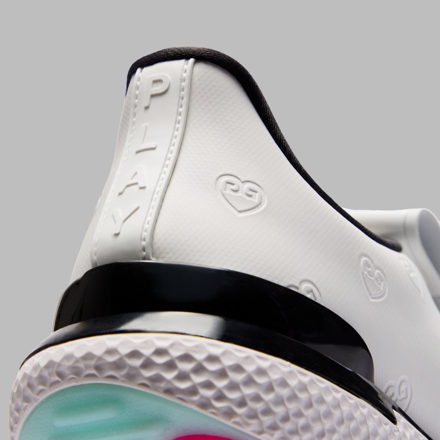 WOMEN'S LTD RELEASE GALLIVAN2R DEBOSSED HEART G'S KILTIE GOLF SHOE in Snow / Onyx - Alternate Image 2