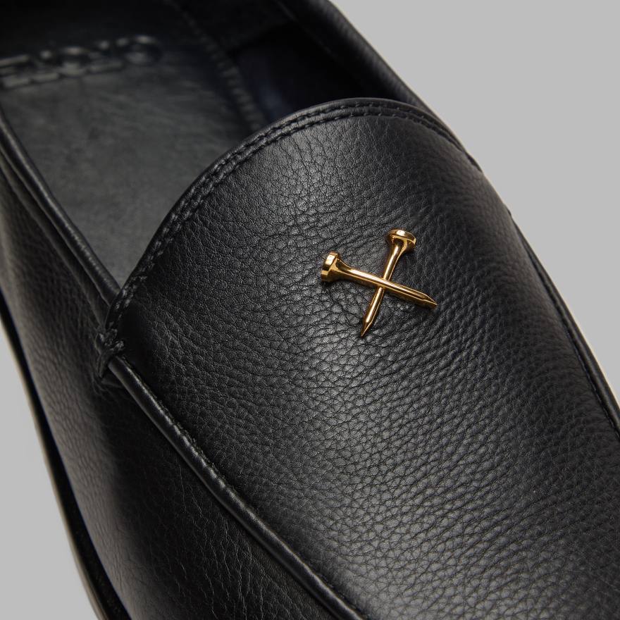 WOMEN'S METAL TEES LEATHER FLEX LOAFER in Onyx - Alternate Image 1