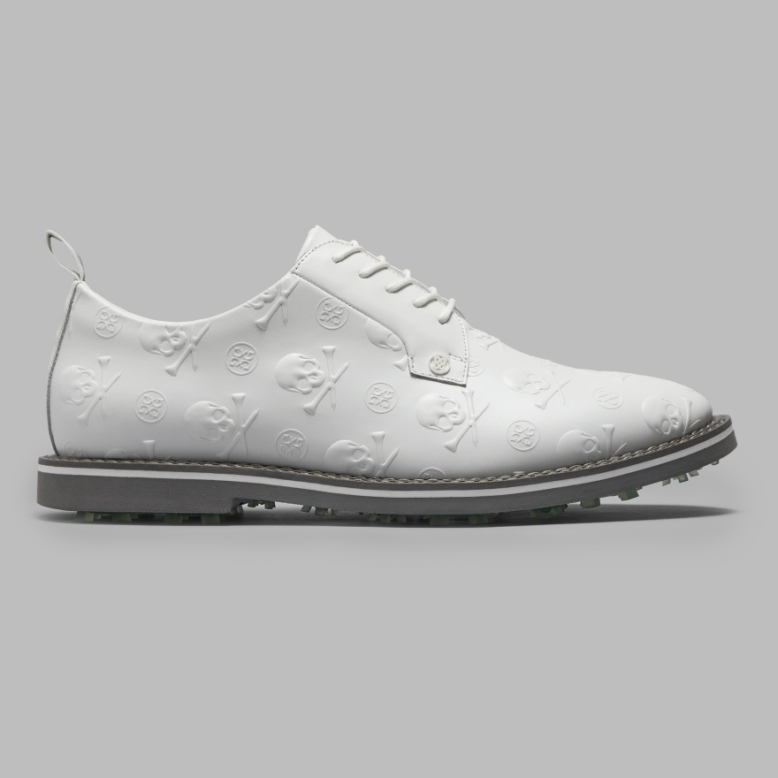 MEN'S GALLIVANTER EMBOSSED SKULL & TEES LEATHER GOLF SHOE in Snow / Charcoal - Alternate Image 2