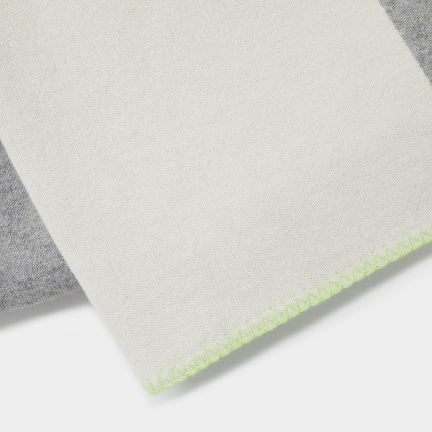 LTD RELEASE CIRCLE G'S CASHMERE BLEND THROW BLANKET in Winter white - Alternate Image 2