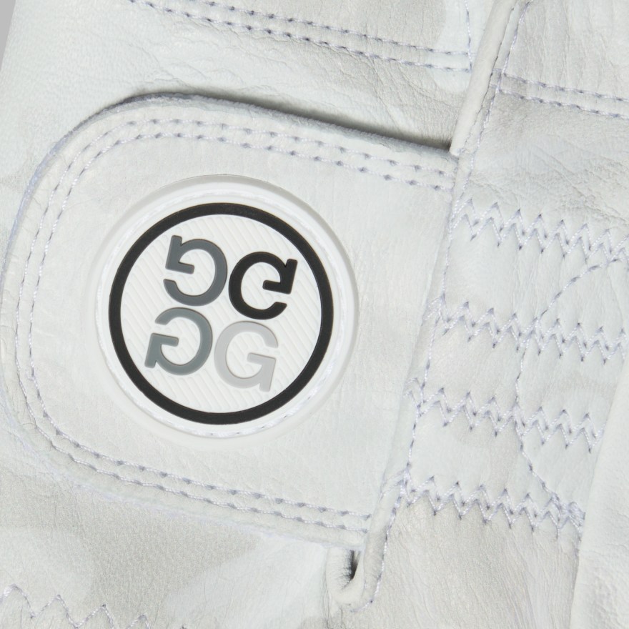 WOMEN'S SIGNATURE CAMO GOLF GLOVE in SNOW CAMO - Alternate Image 1