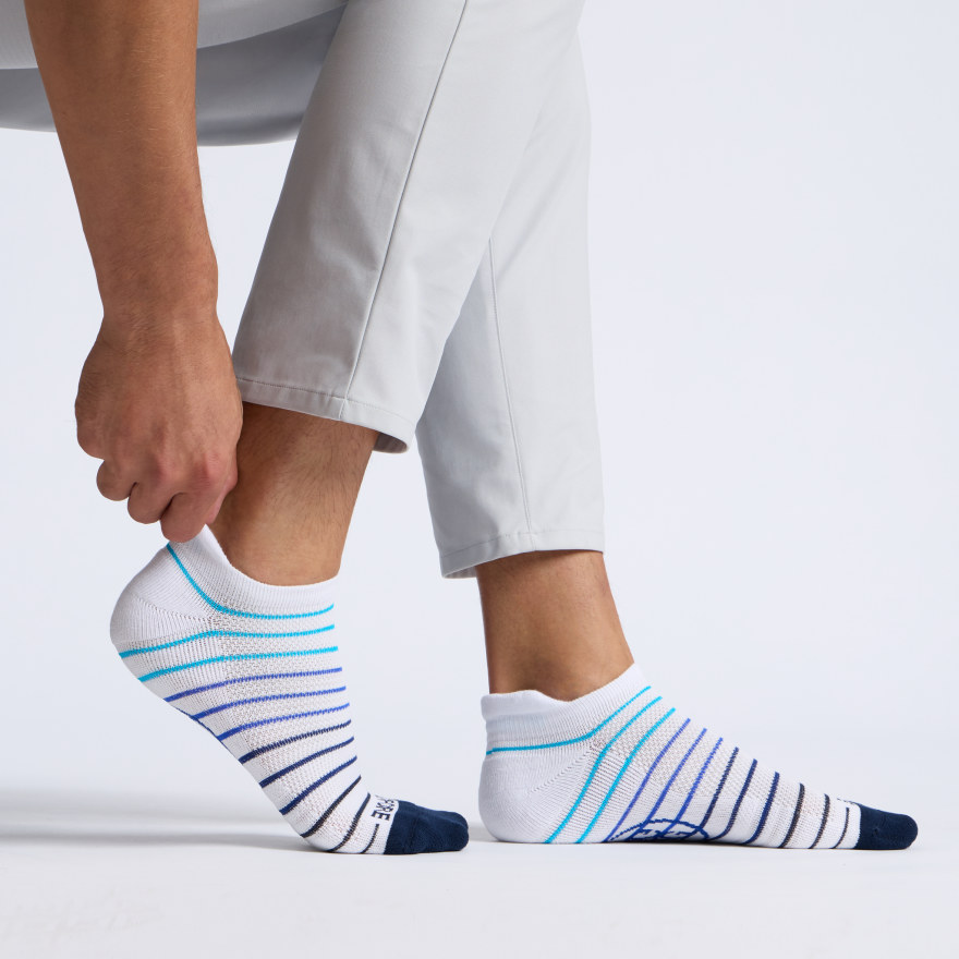 MEN'S MULTI STRIPE ANKLE SOCK in SNOW / MULTI - Alternate Image 2