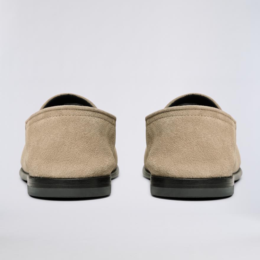 WOMEN'S METAL TEES SUEDE FLEX LOAFER in PUMICE - Alternate Image 3