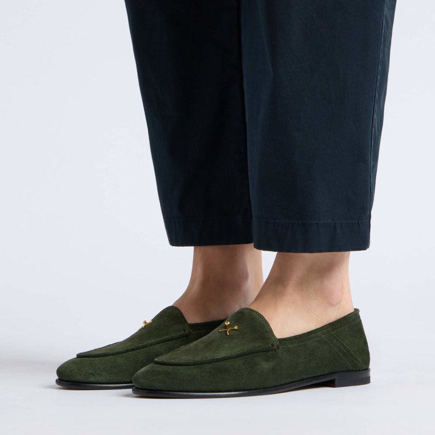 WOMEN'S METAL TEES SUEDE FLEX LOAFER in Pine - Alternate Image 5