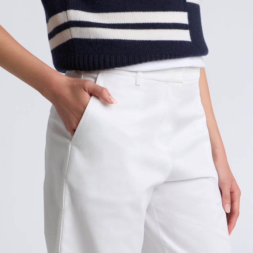 LTD RELEASE STRETCH COTTON GABARDINE BARREL LEG TROUSER in Snow - Alternate Image 4