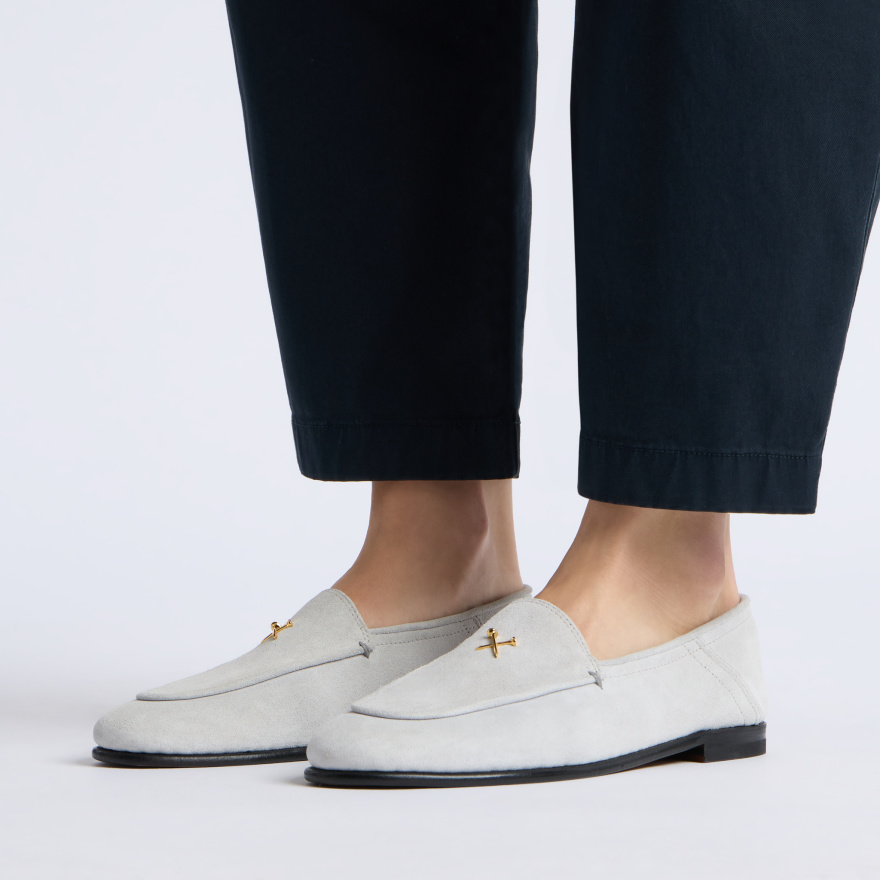 WOMEN'S METAL TEES SUEDE FLEX LOAFER in Nimbus - Alternate Image 5