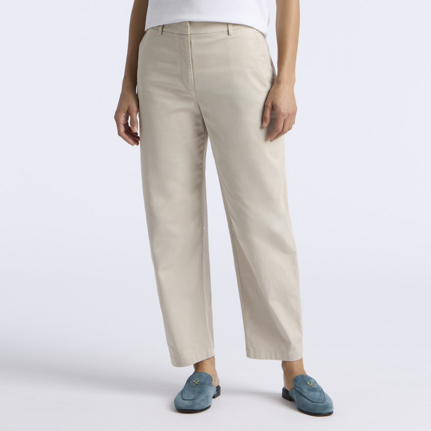 LTD RELEASE STRETCH COTTON GABARDINE BARREL LEG TROUSER in PUMICE - Alternate Image 2