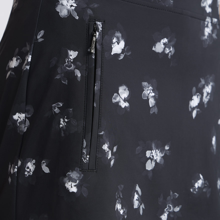 MOODY FLORAL SILKY TECH NYLON SKORT in Onyx - Alternate Image 4