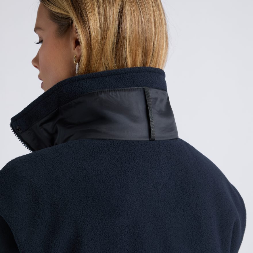 REVERSIBLE FLEECE & NYLON HYBRID GILET in Onyx - Alternate Image 6