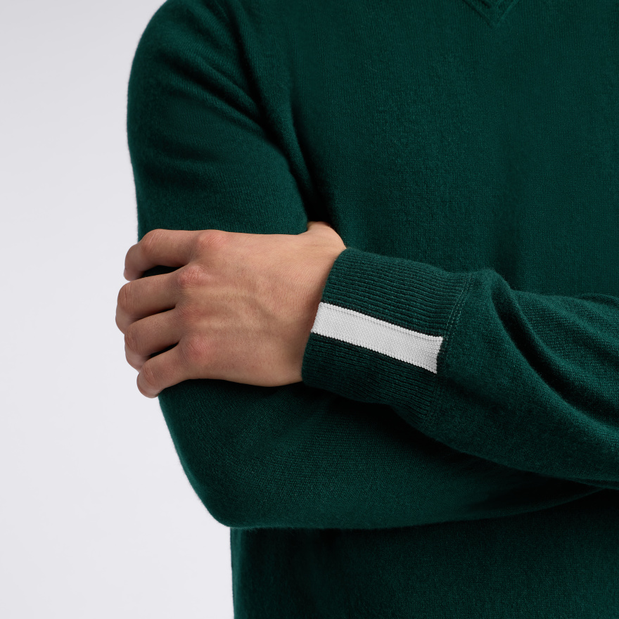CASHMERE CREWNECK SWEATER in CYPRESS GREEN - Alternate Image 4
