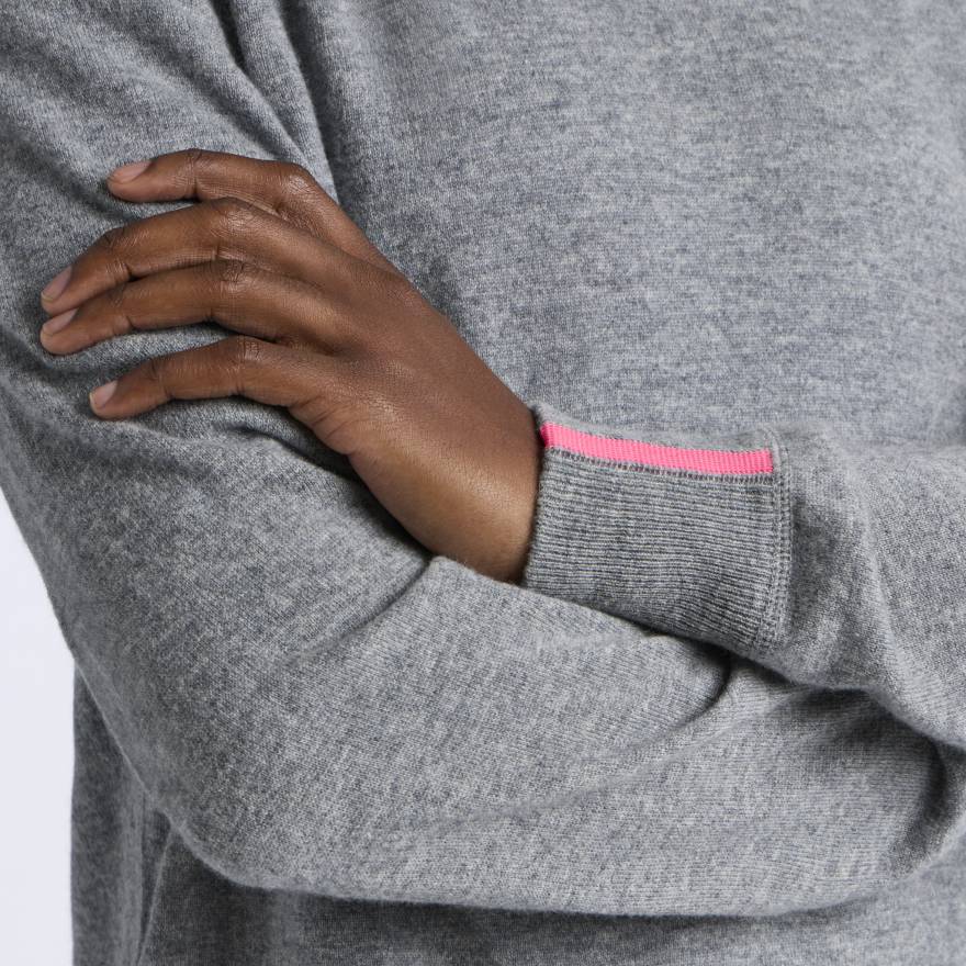 CASHMERE CREWNECK SWEATER in NIMBUS MELANGE - Alternate Image 4