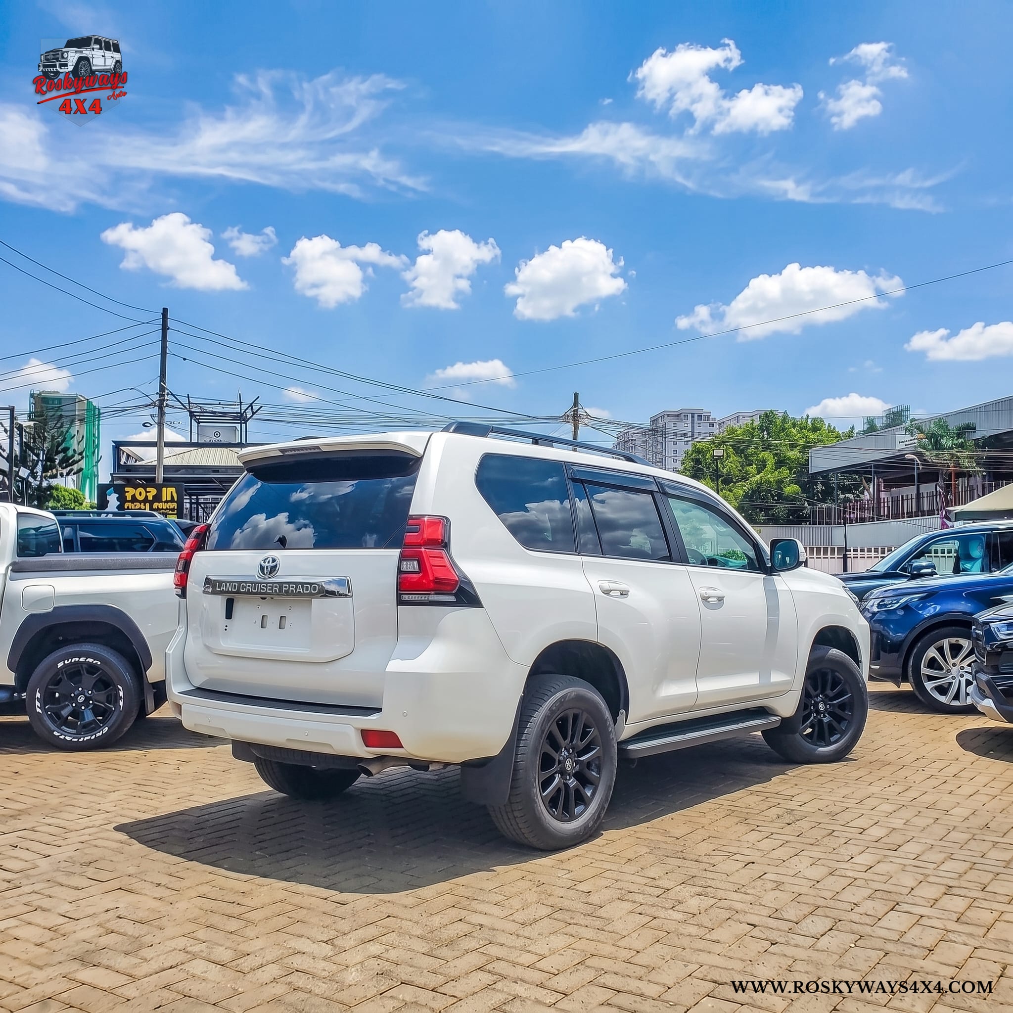 2021 Toyota LANDCRUISER PRADO — Photo 4