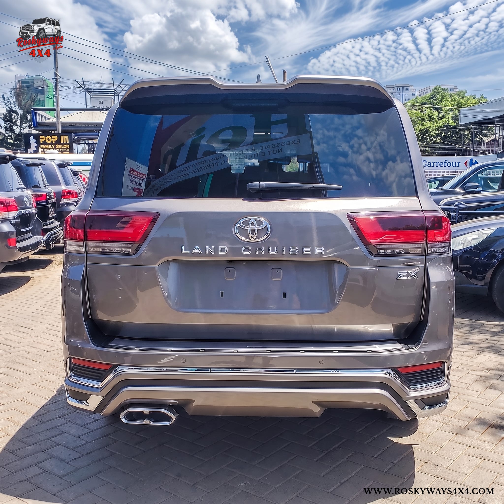 2021 Toyota LANDCRUISER LC300 — Photo 5