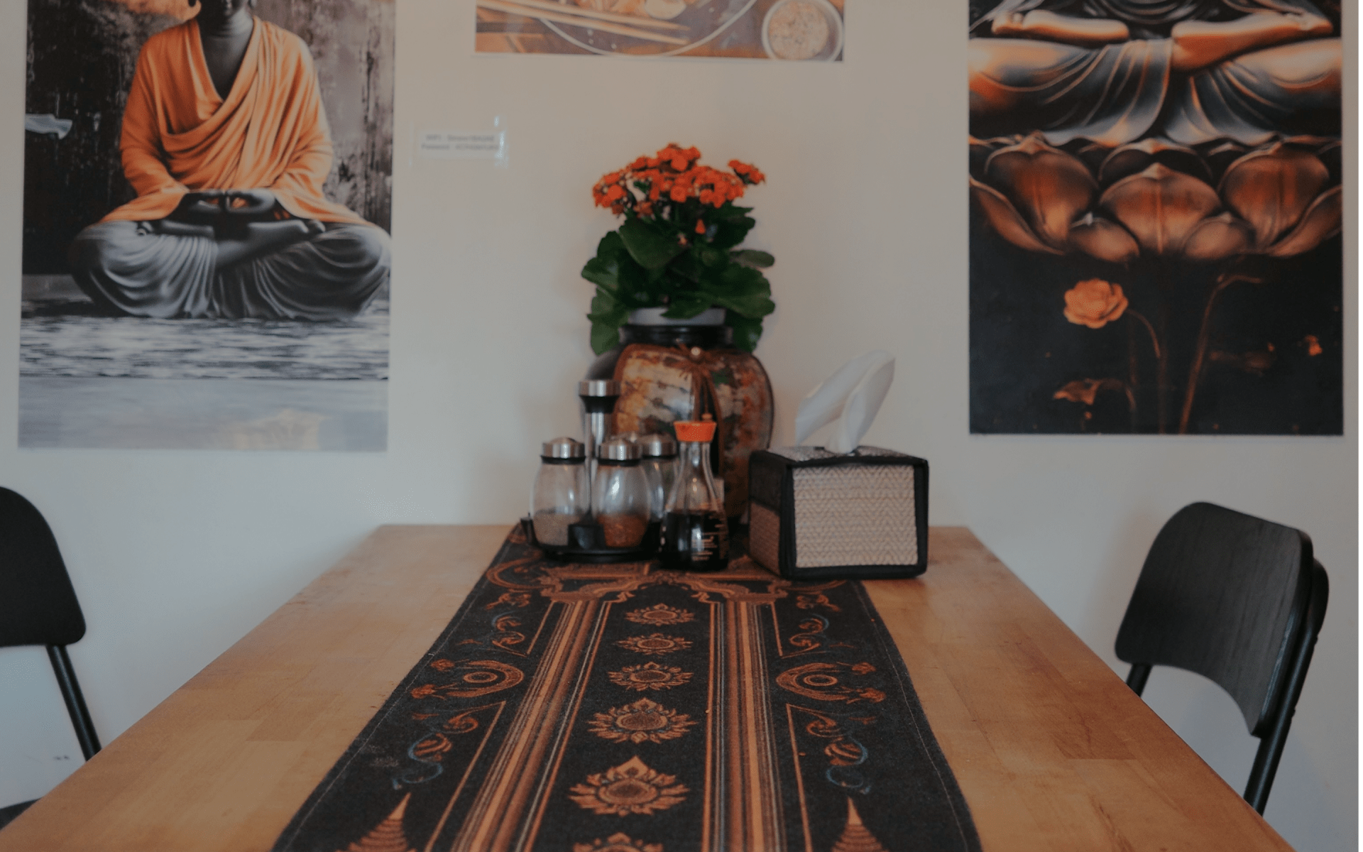 Restaurant seating area at Thai Cuisine House