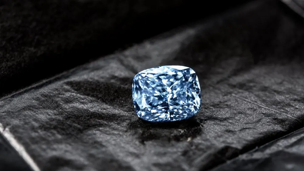 Blue-Diamonds-Buying-Guide_so4mja