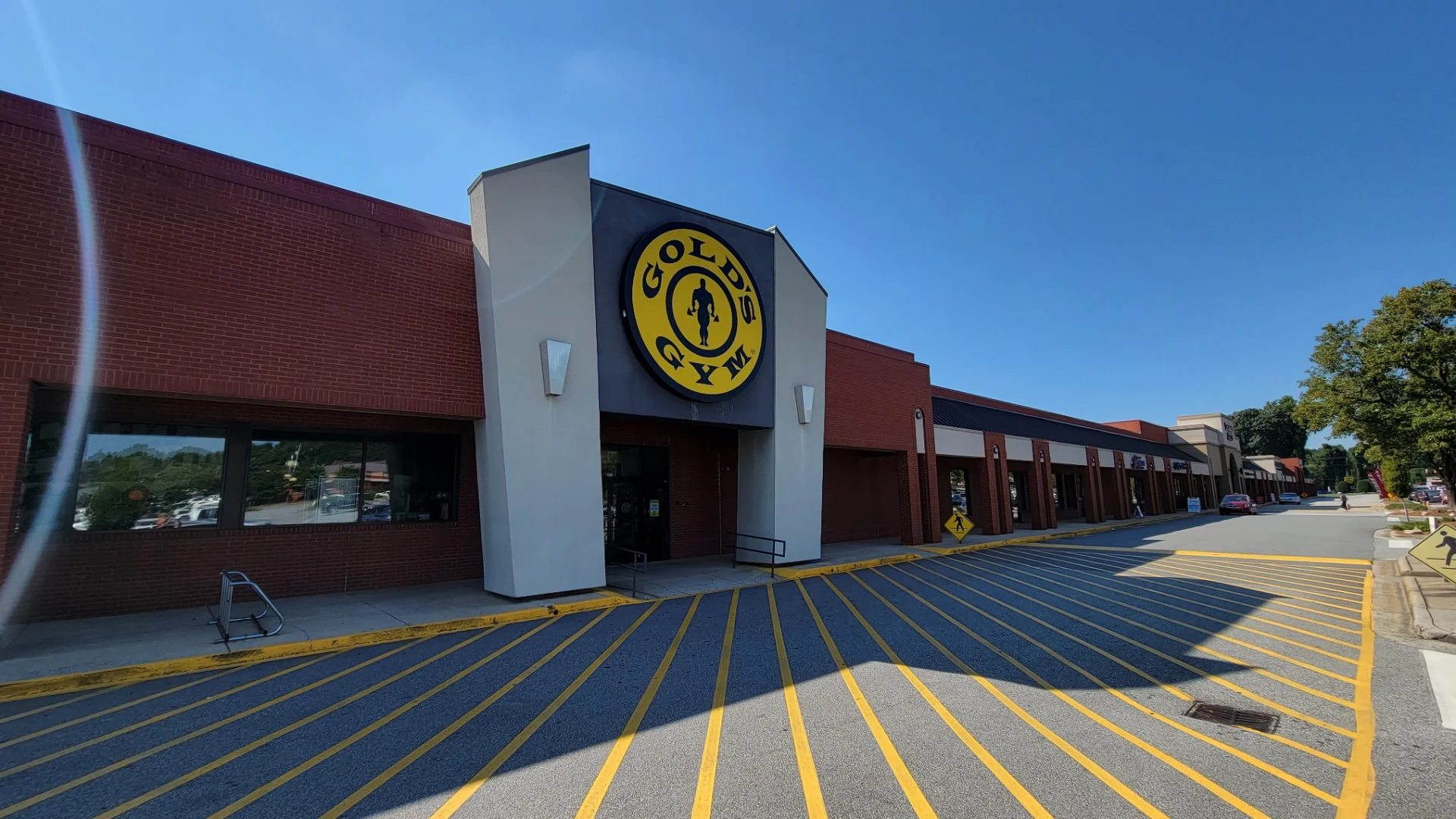 golds_gym_brassfield