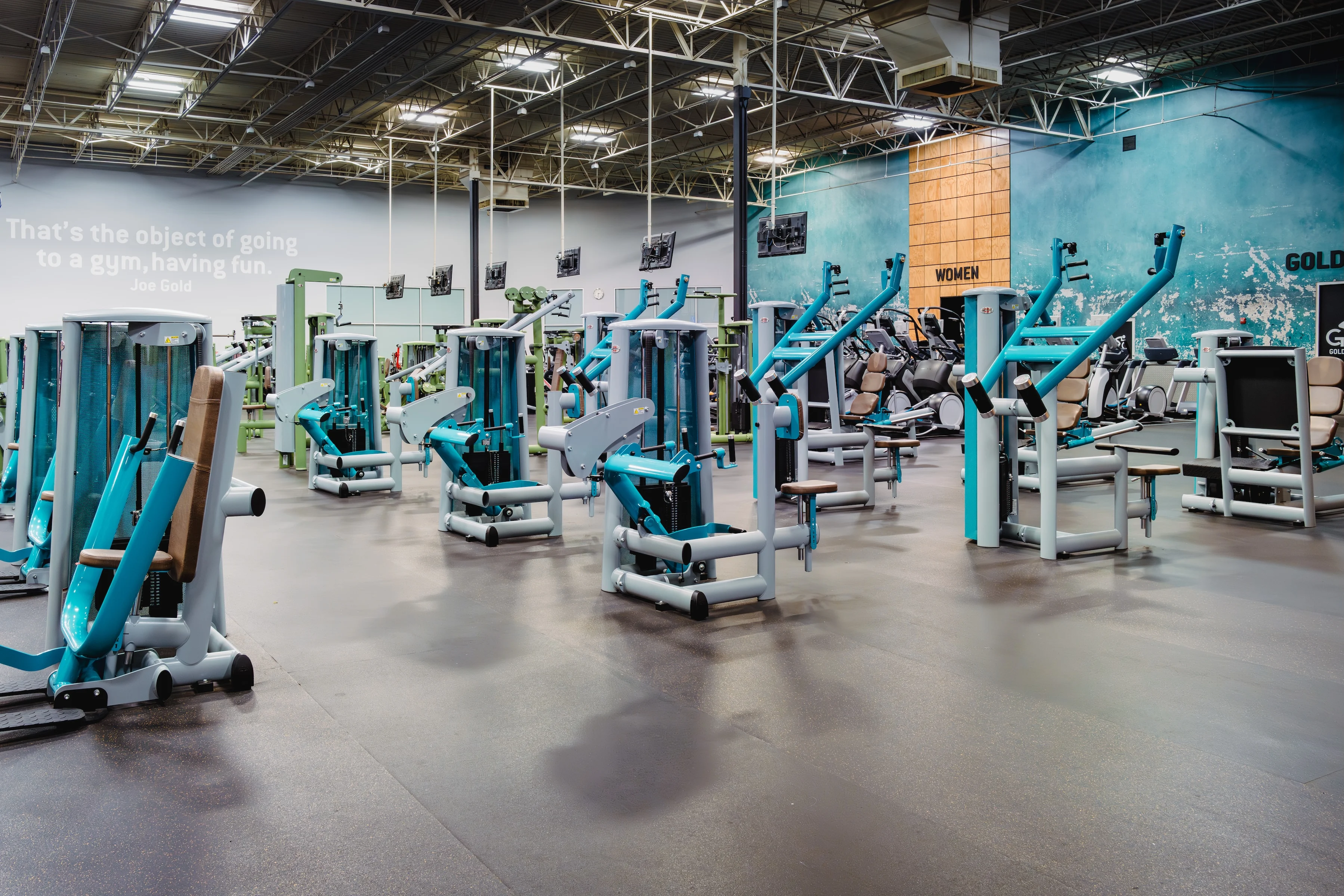 Gold's Gym San Antonio Bandera Trails | TX 78023 | Strength Training