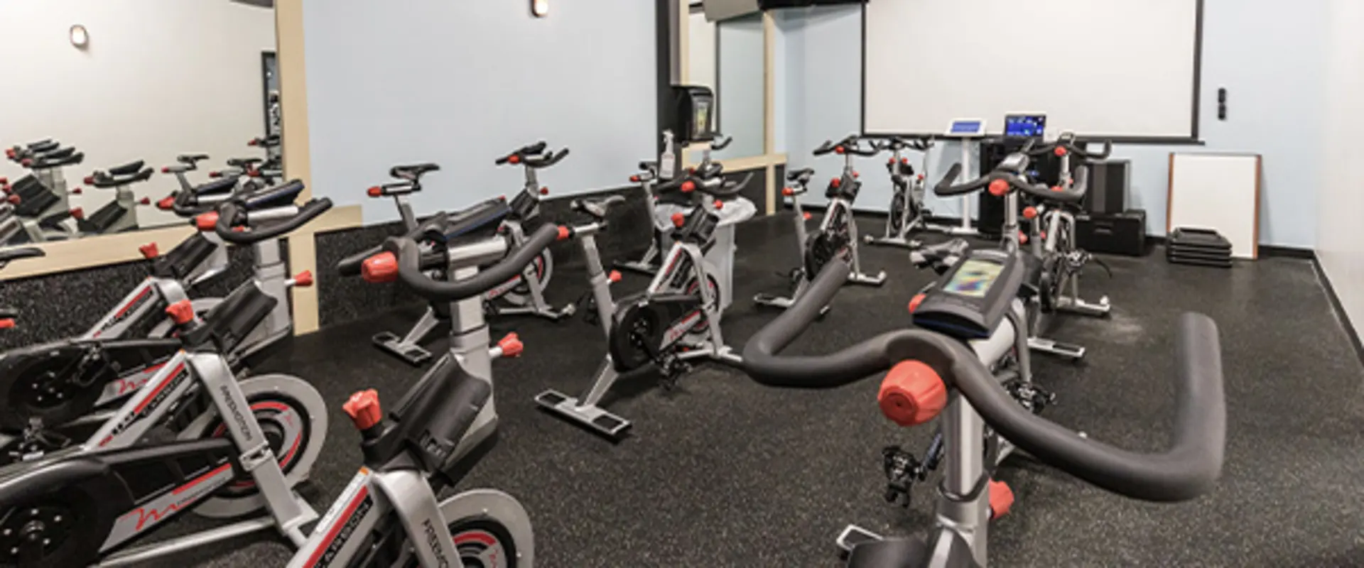 spinning studio at mechanicsville golds gym