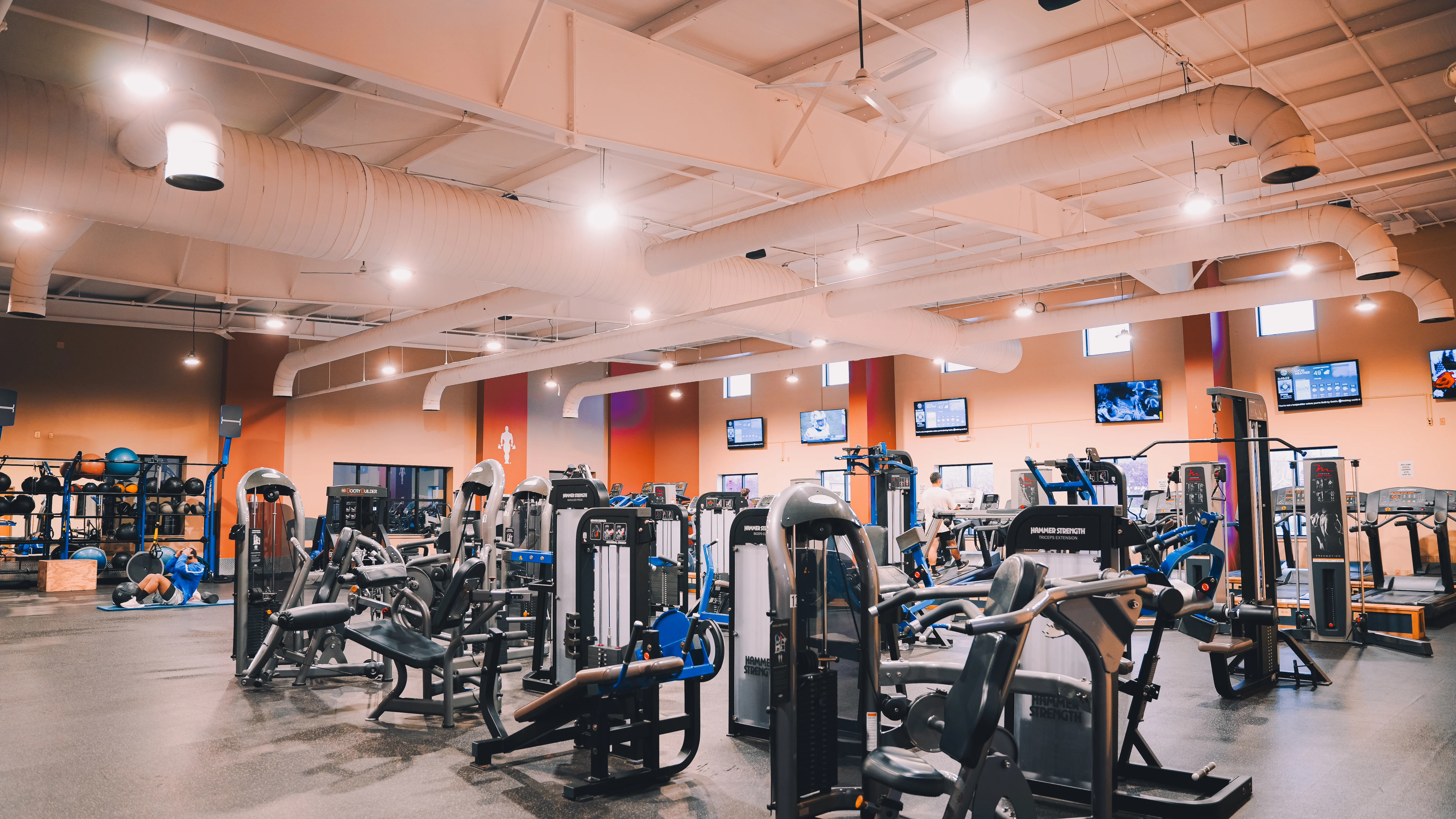 Gold's Gym Clarksville | Clarksville, TN 37040 | Stronger Starts Here