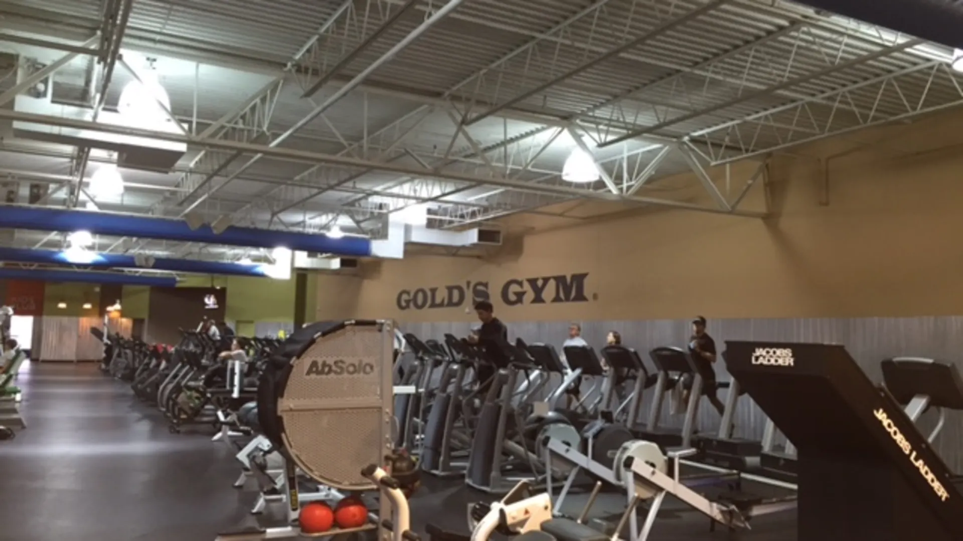 Gold's Gym Oak Ridge | Oak Ridge, TN 37830 | Stronger Starts Here
