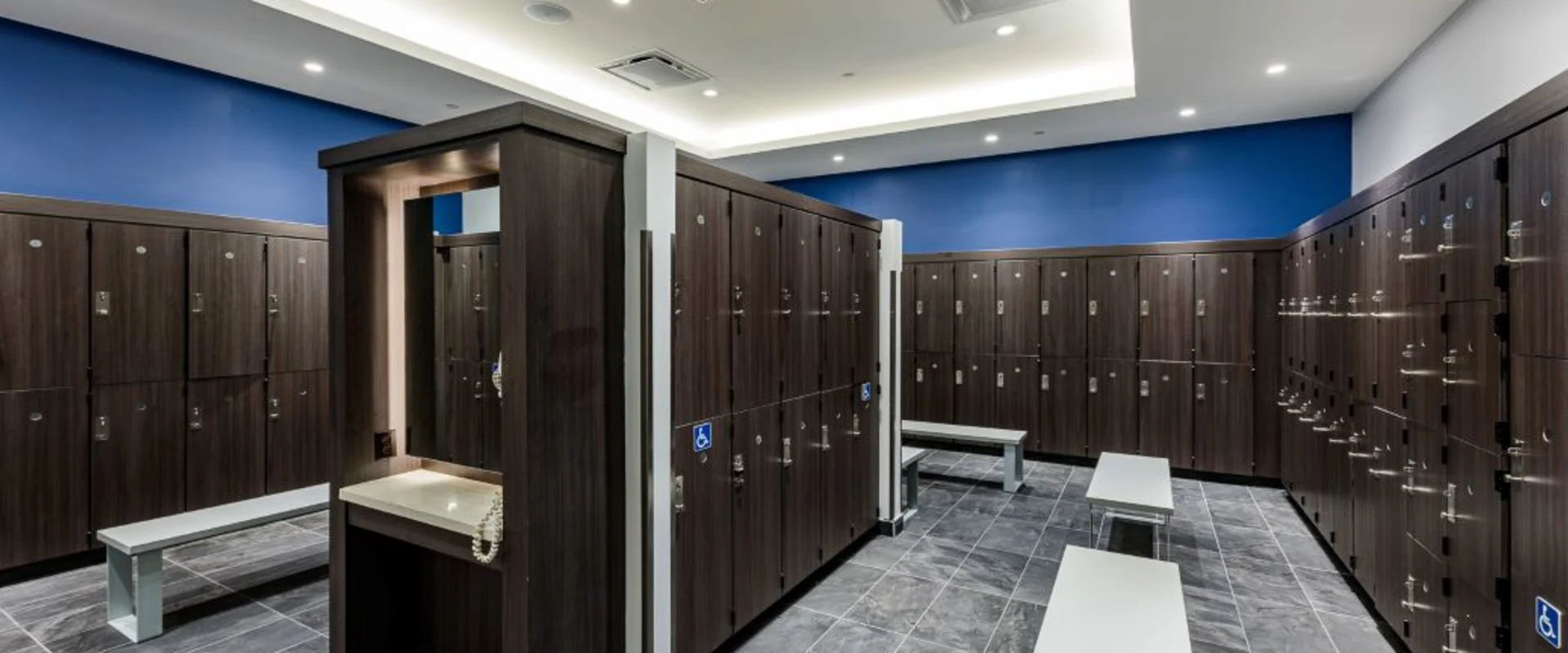Luxury Locker Room at Gold's Gym Rancho Cucamonga