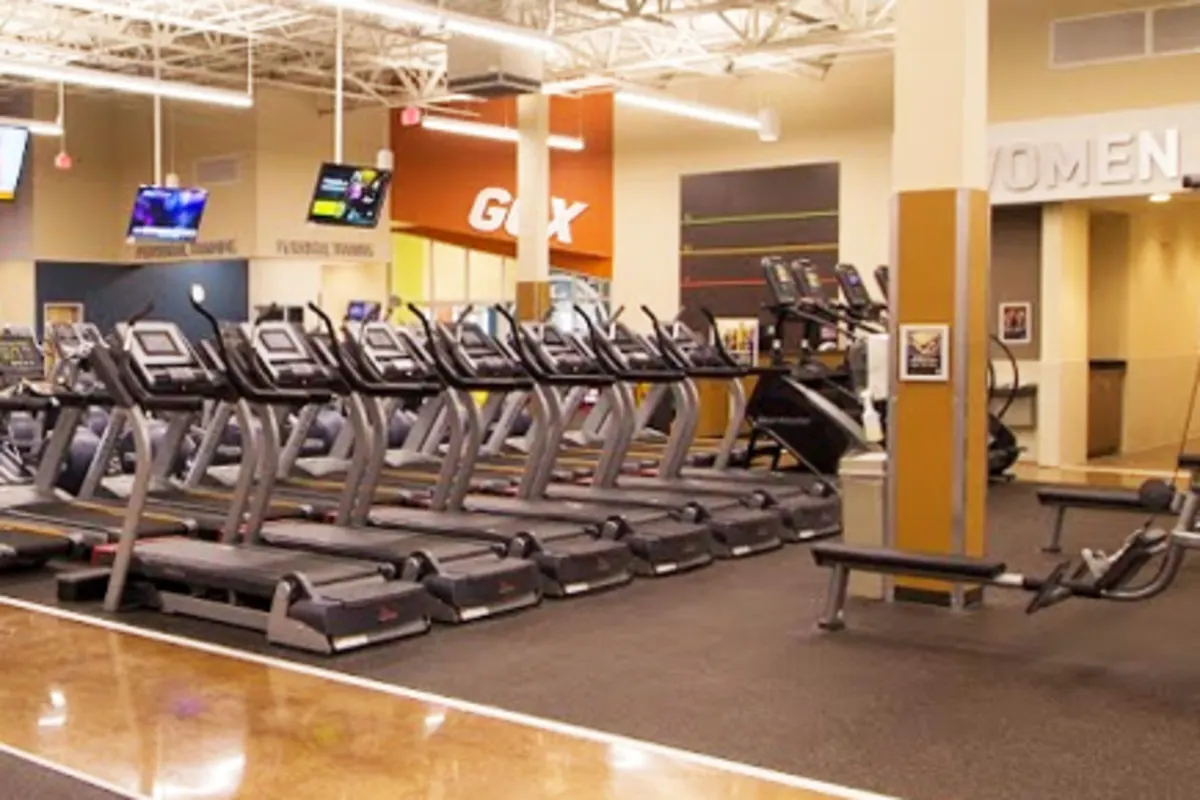 Gold's Gym Valley Hi | San Antonio, TX 78227 | Power In Every Rep