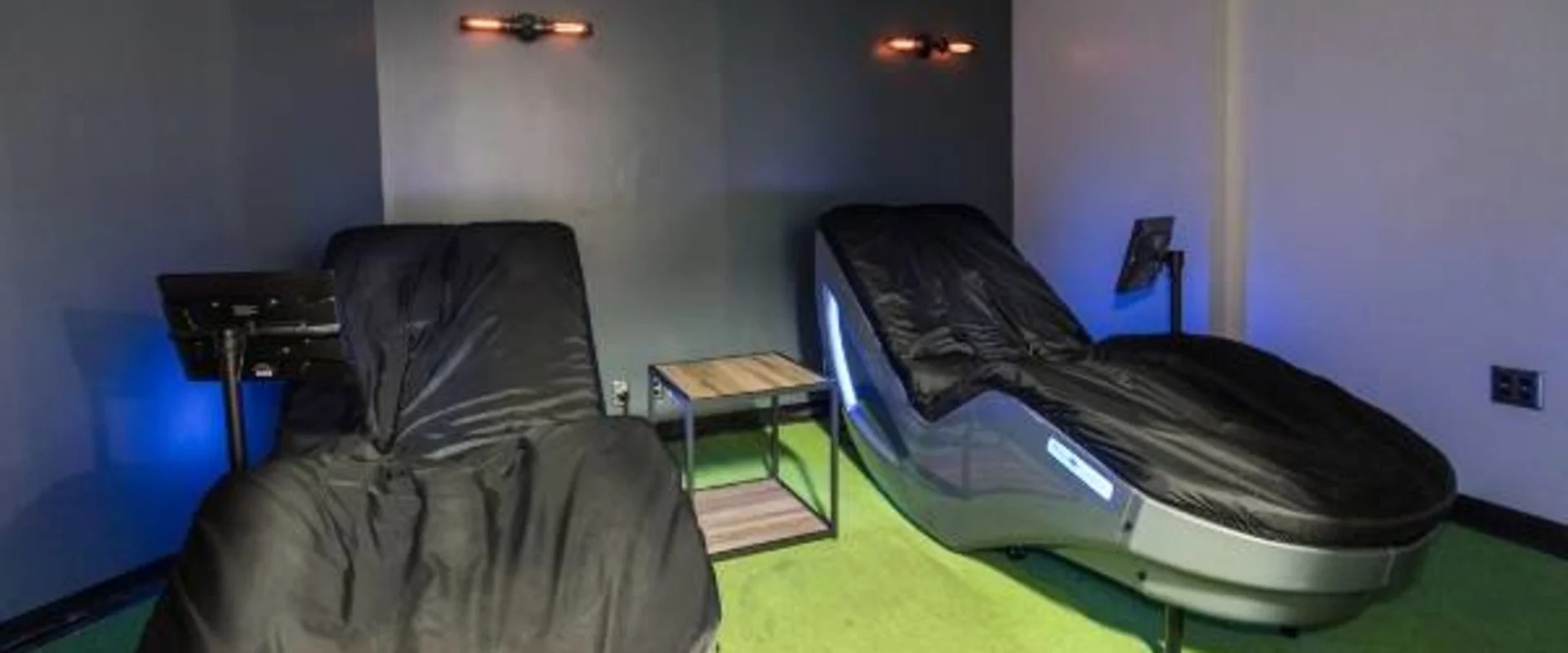 Comfortable and relaxing hydromassage beds in Colonial Heights gym near me