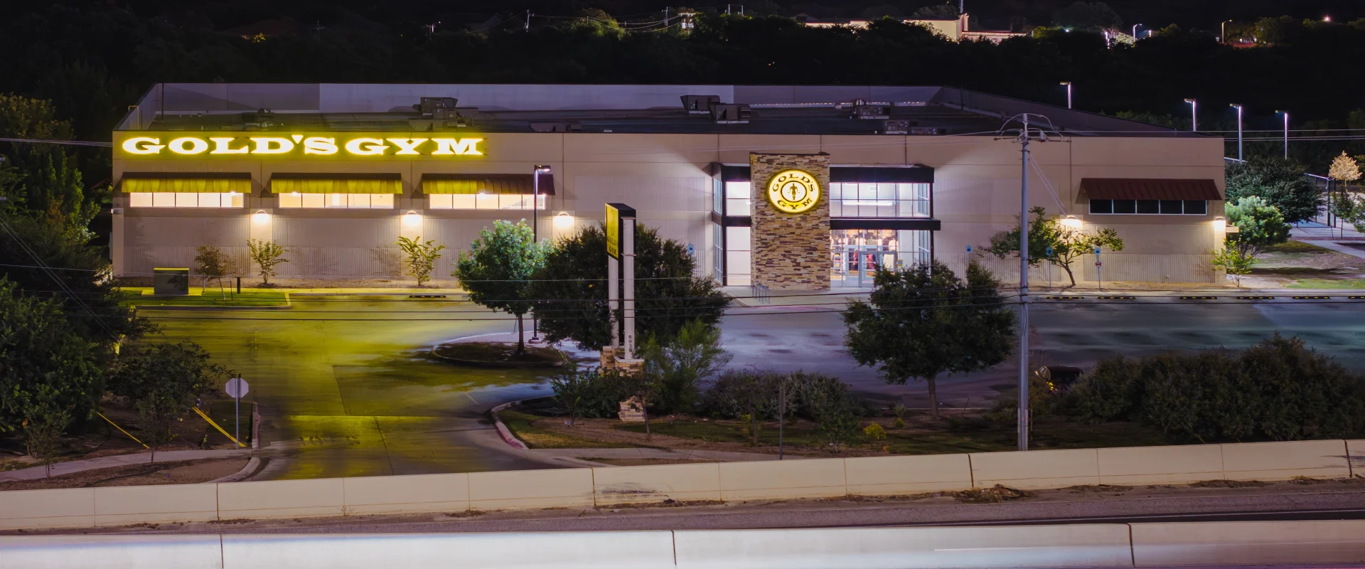 Exterior of Gold's Gym San Antonio  - Legacy Trails