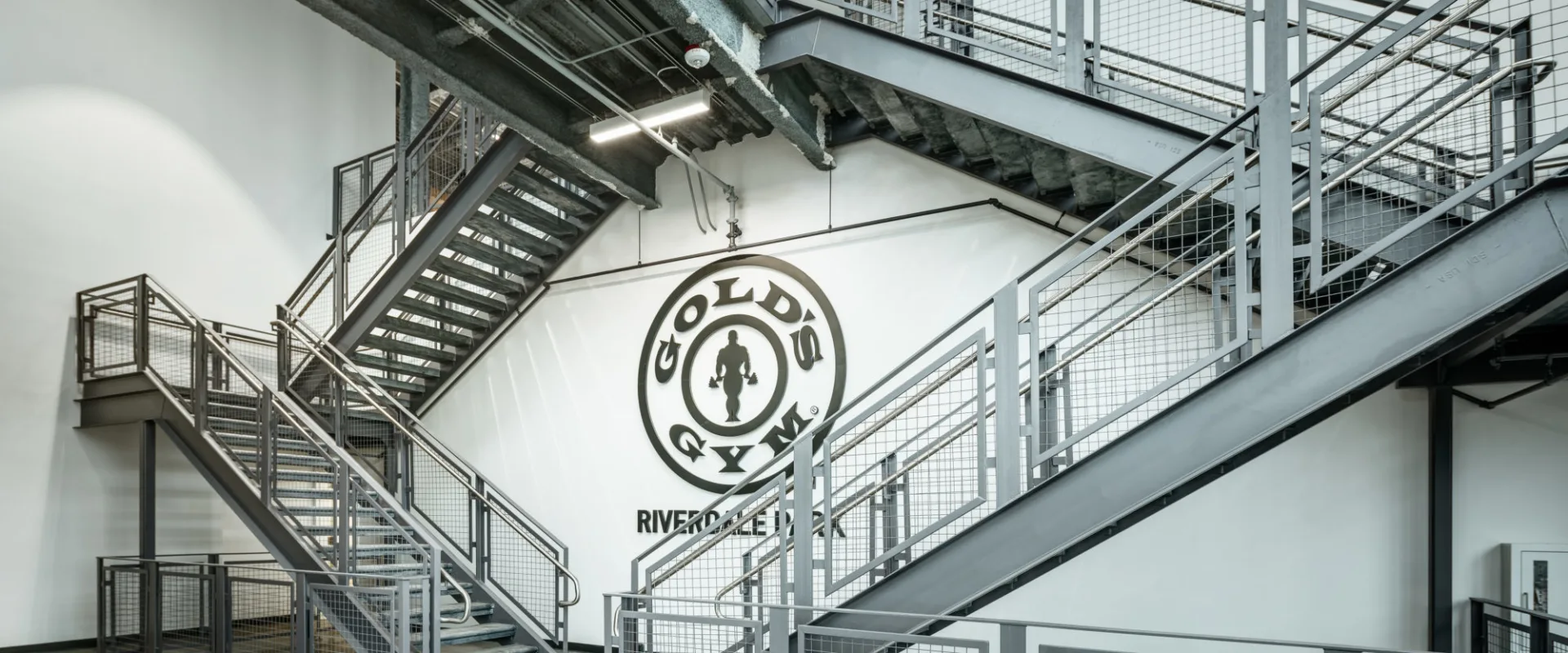 Gold's Gym Riverdale