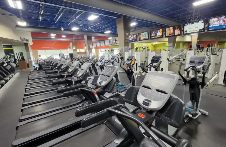 Gold's Gym Wendover | Wendover, NC 27282 | Stronger Starts Here