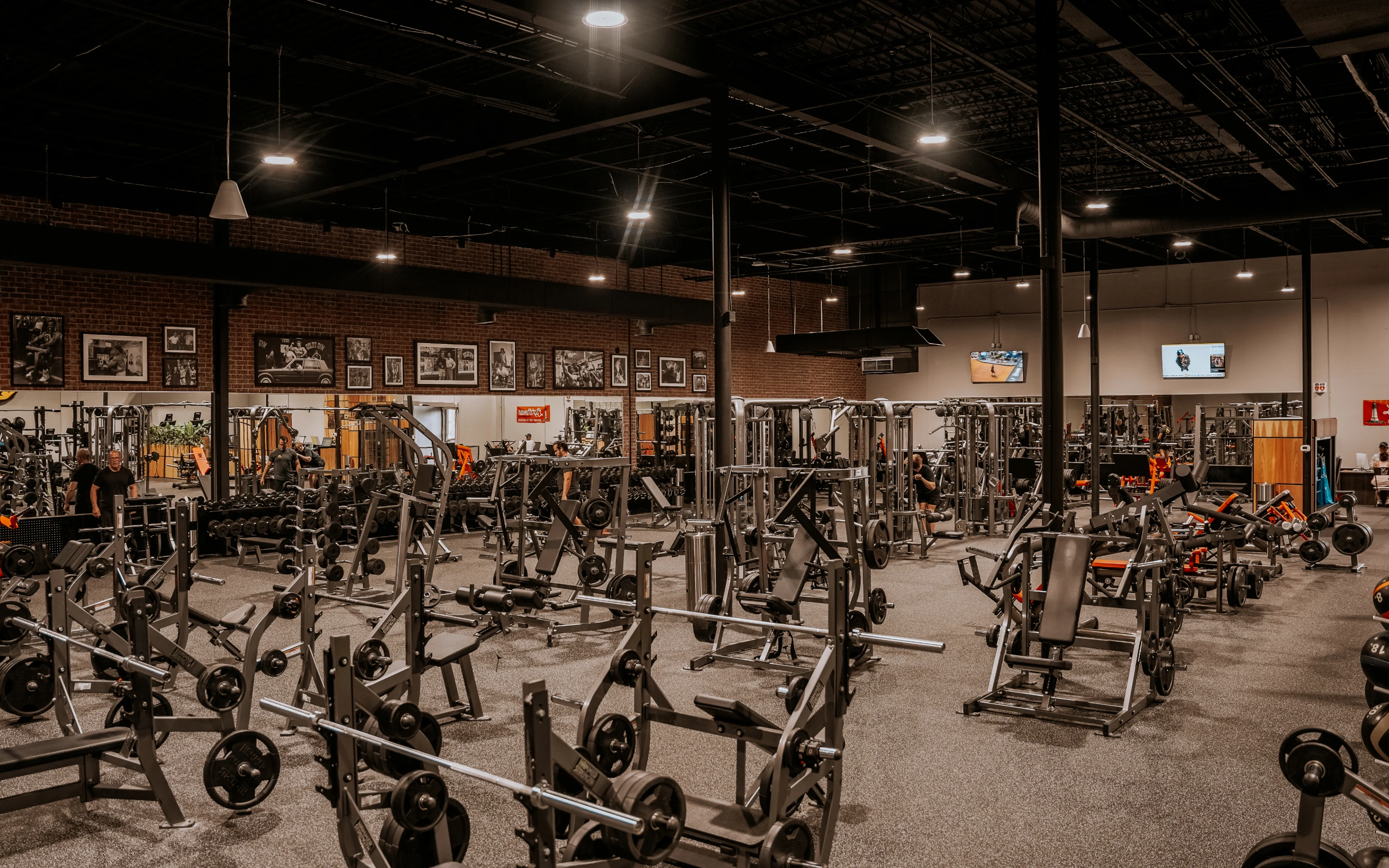 Gold's Gym White Station | Memphis, TN 38117 | Train. Sweat. Win.
