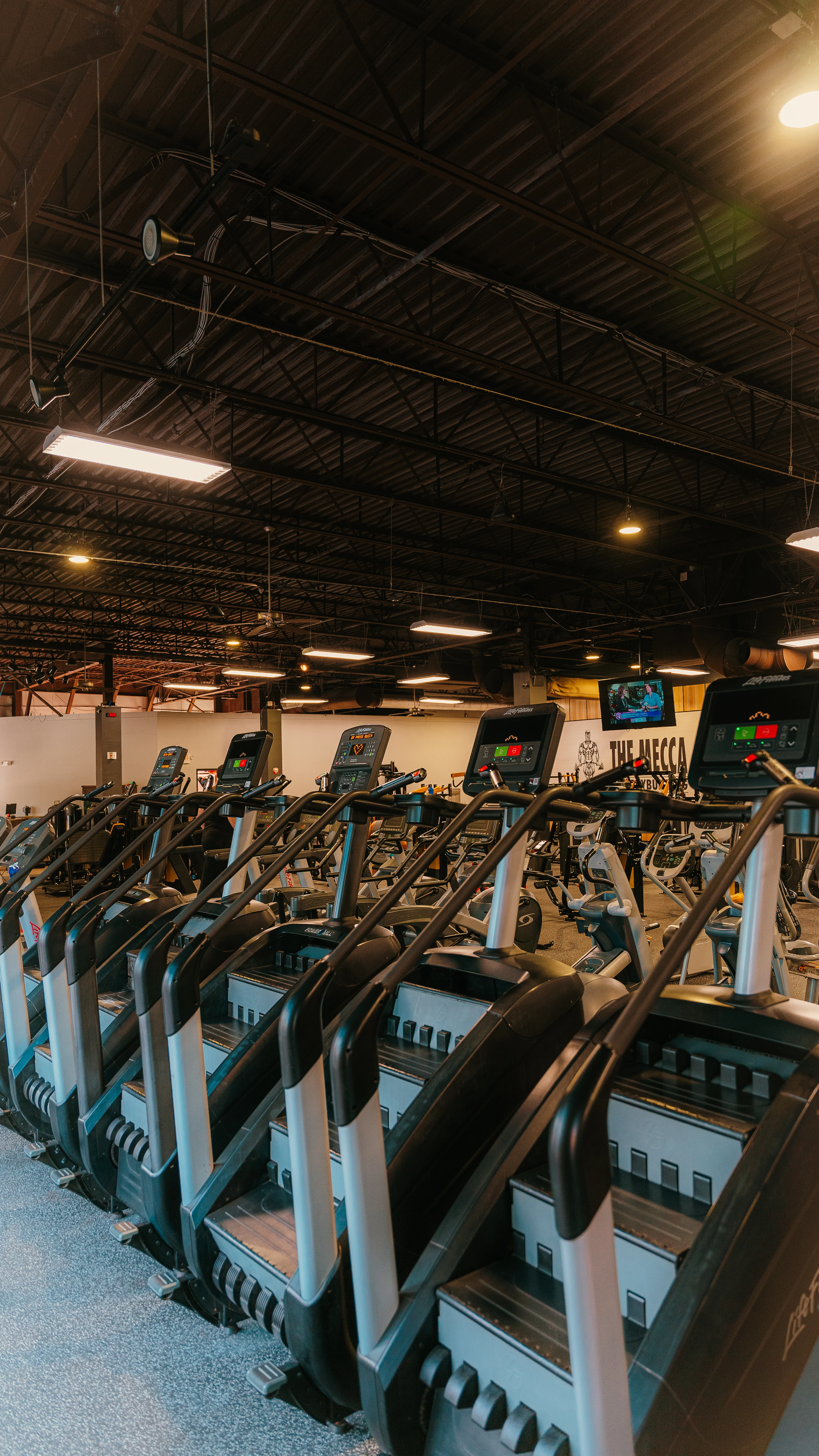 Gold's Gym Hendersonville | Hendersonville, TN 37075 | Build Strength