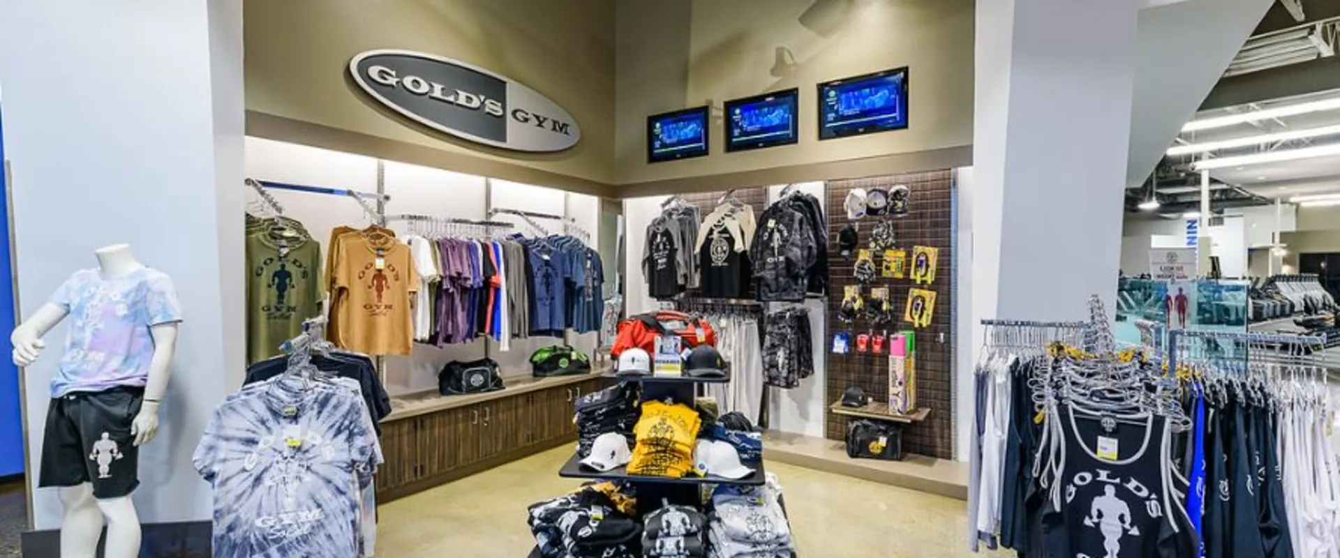 Gold's Gym in Fullerton, CA with pro shop