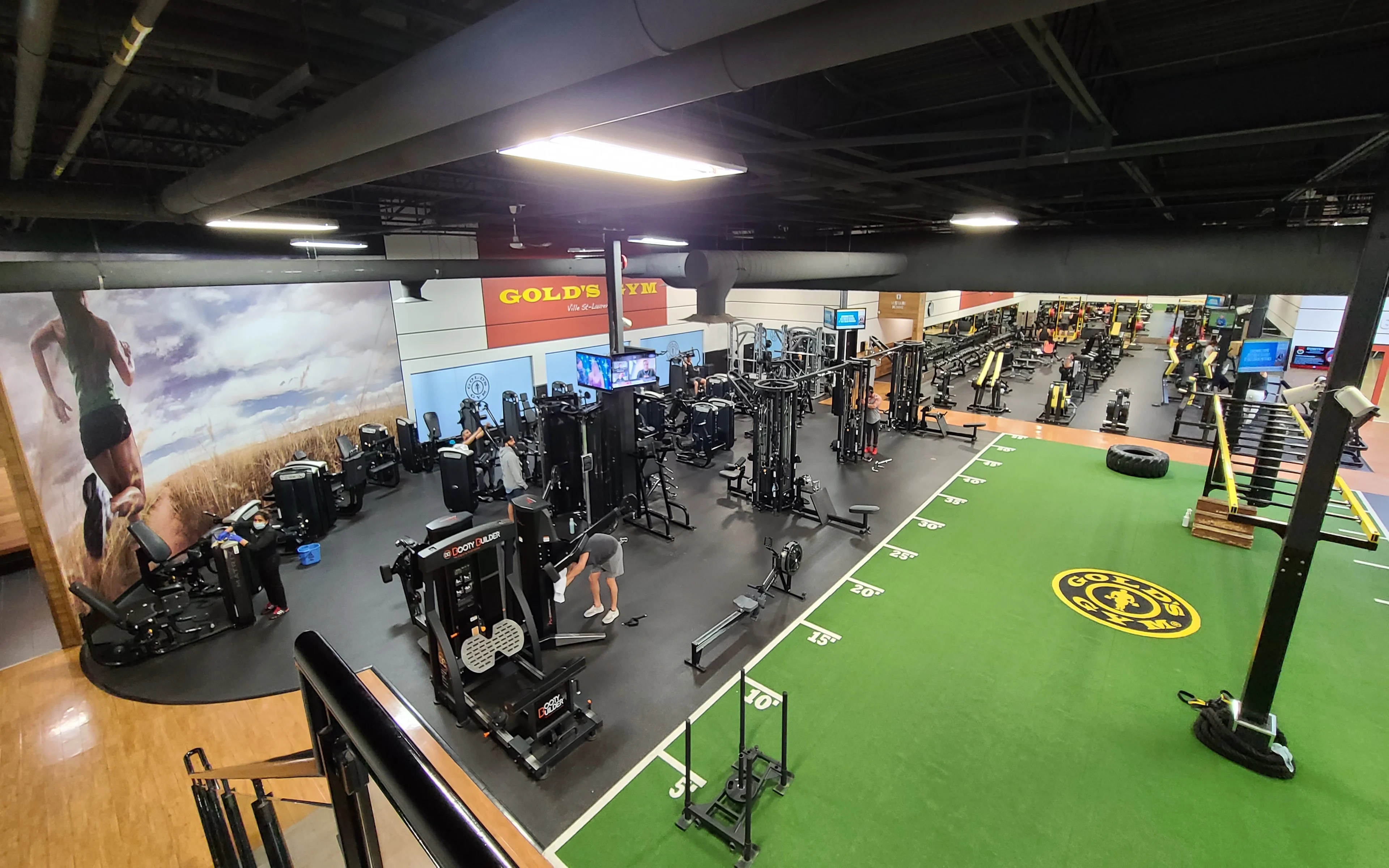 Gold's Gym Place Vertu | Place Vertu, PQ H4R 1Y8 | Build Strength