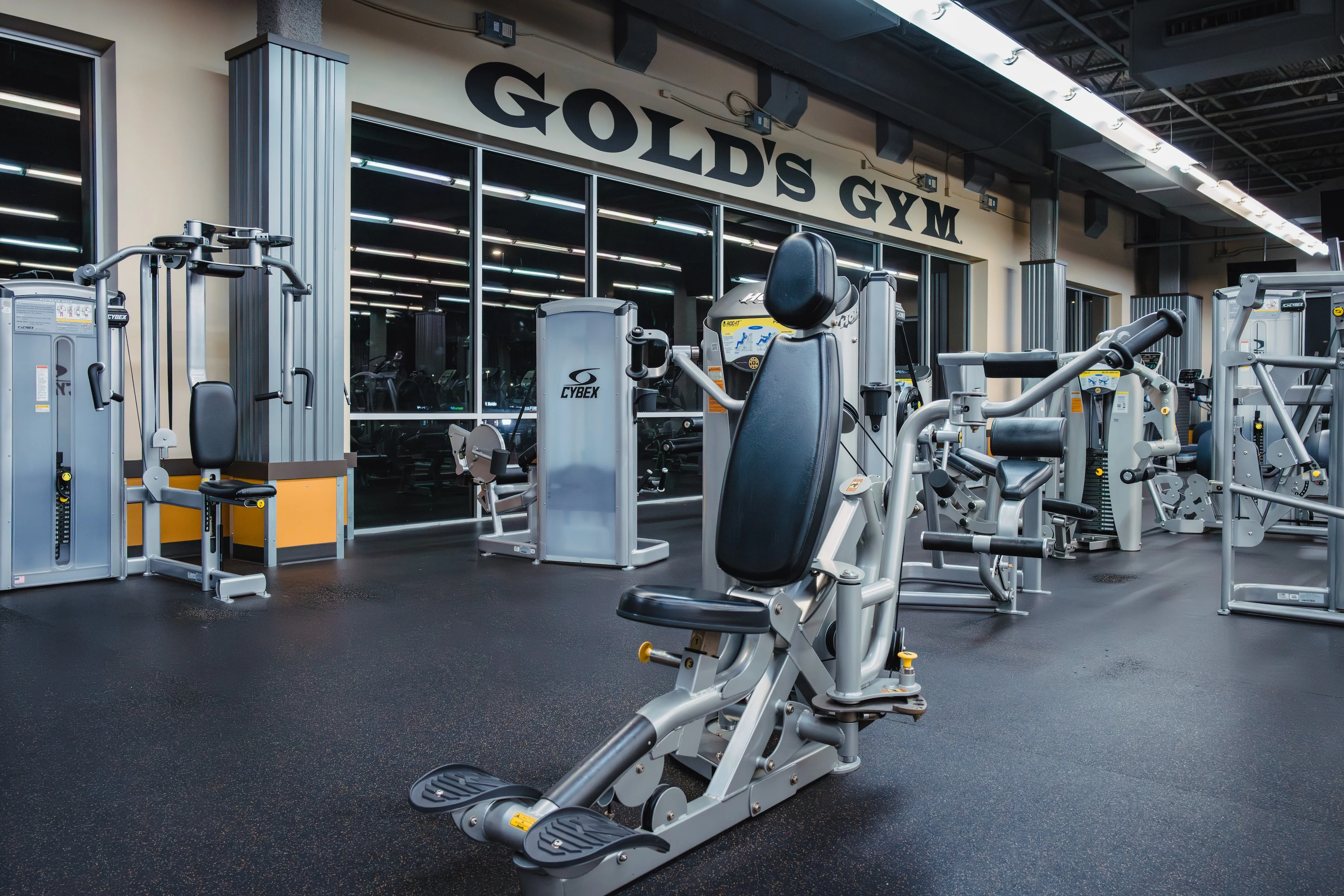 GOLD'S GYM サイン入り写真 Gold's Gym The Quarry | San Antonio, TX 78209 | Strength & Fitness