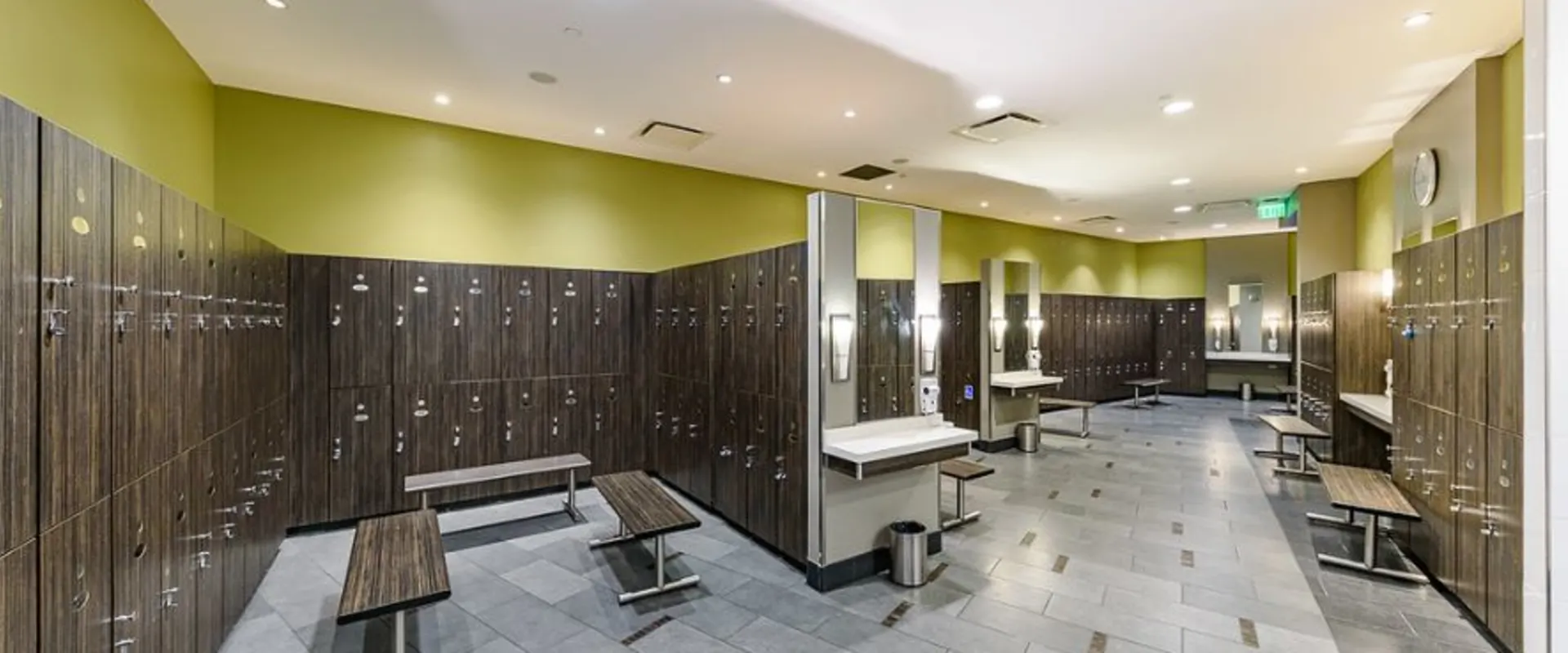 Gold's Gym in Fullerton, CA with spacious locker rooms