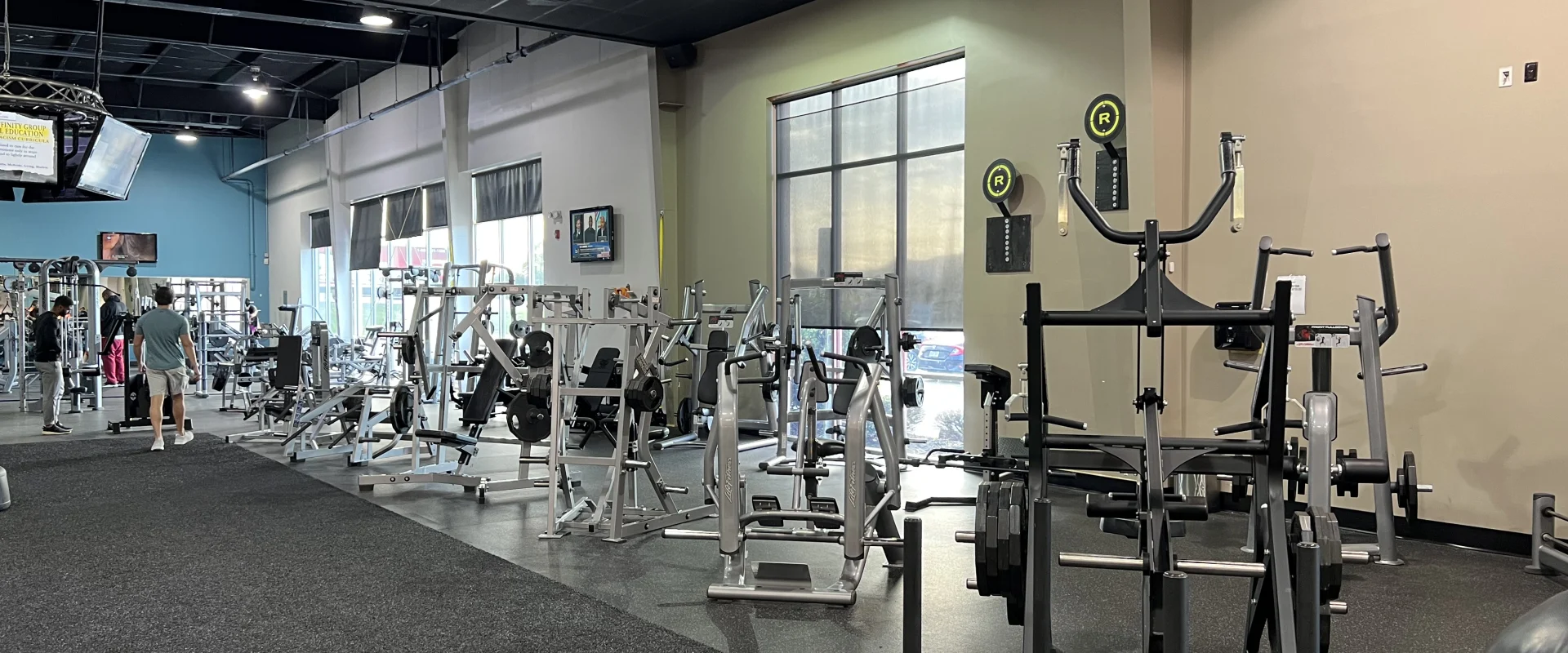Gold's Gym Harrisburg, NC