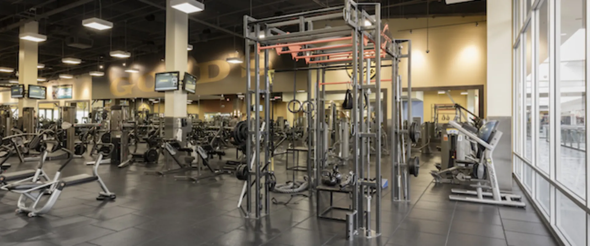 Gold's Gym West Covina fitness rig
