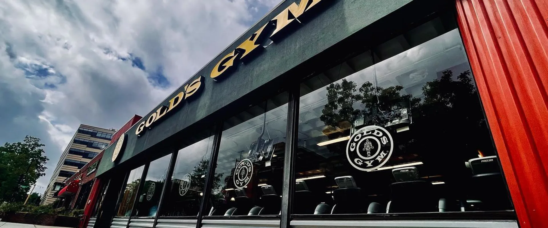Gold's Gym Van Ness