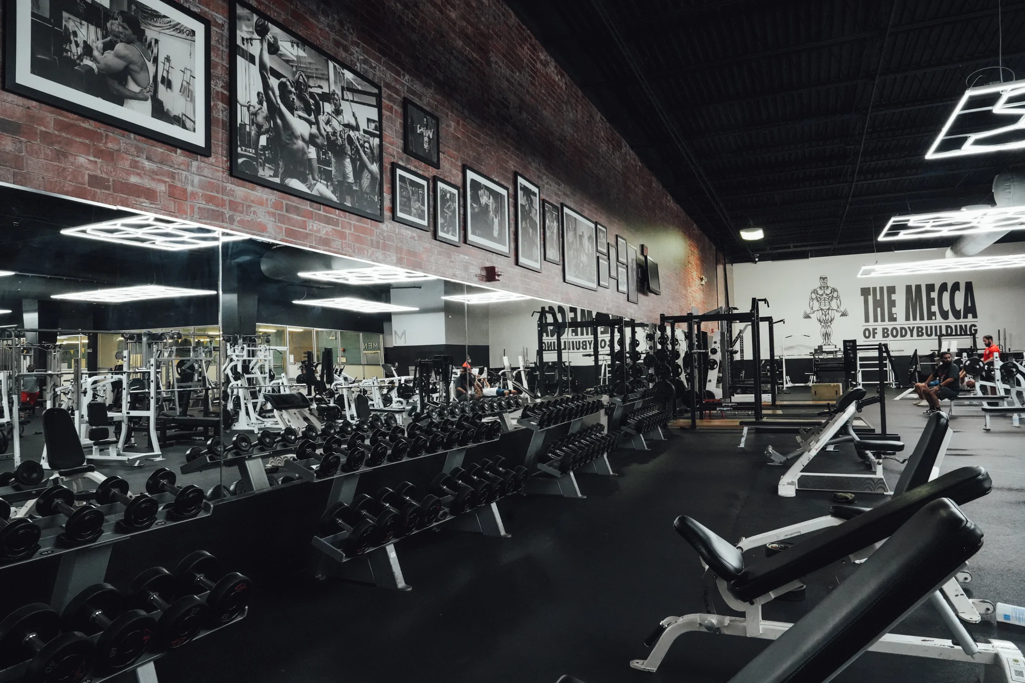 Gold's Gym logo