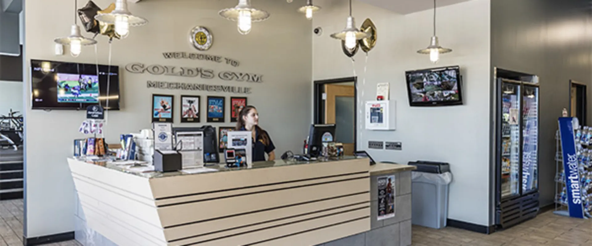front desk golds gym mechanicsville