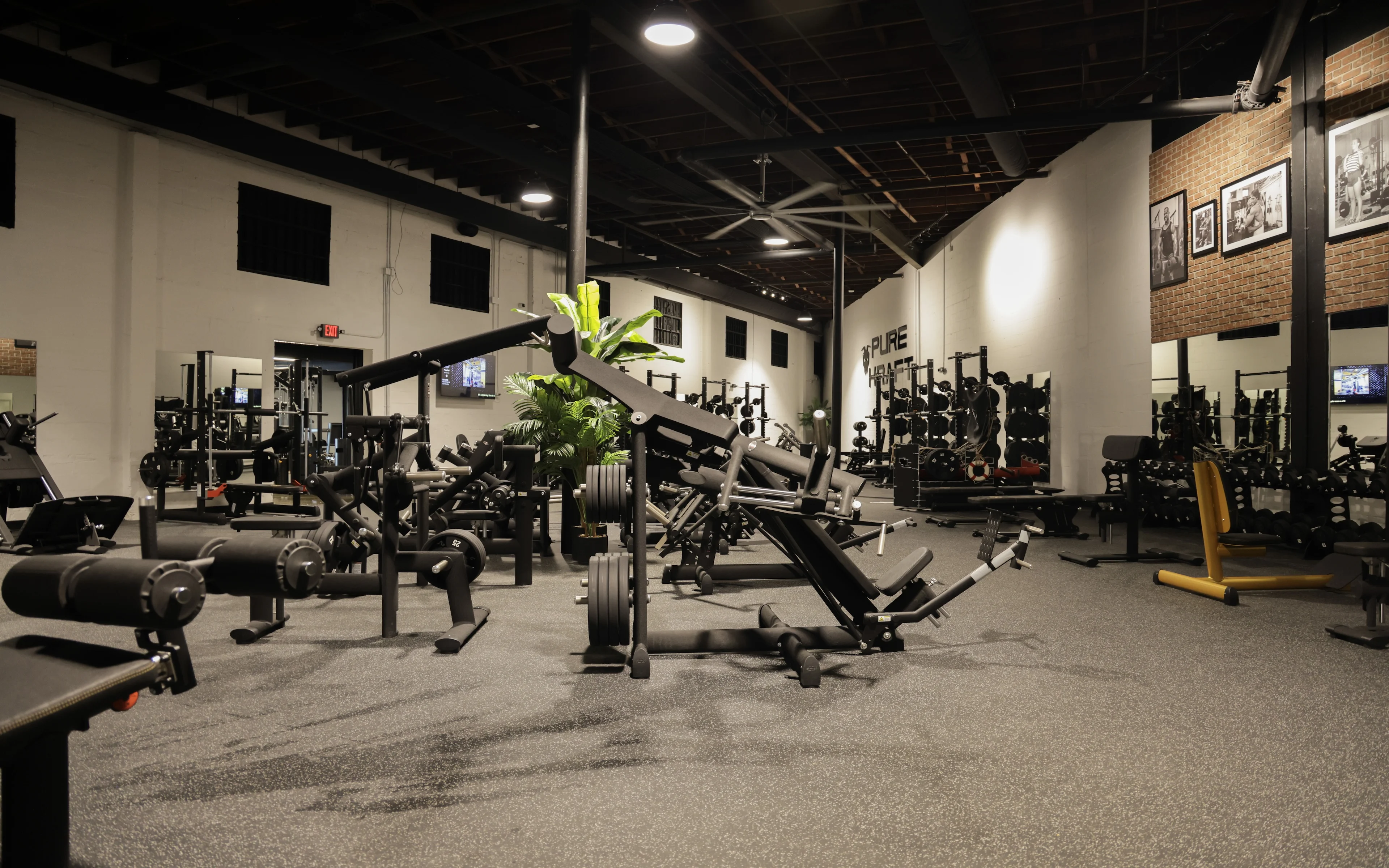 Gold's Gym Tampa Gas Worx | Tampa Gas Worx, FL 33602 | Build Strength Gold's Gym Tampa Gas Worx | Tampa Gas Worx, FL 33602 | Build Strength
