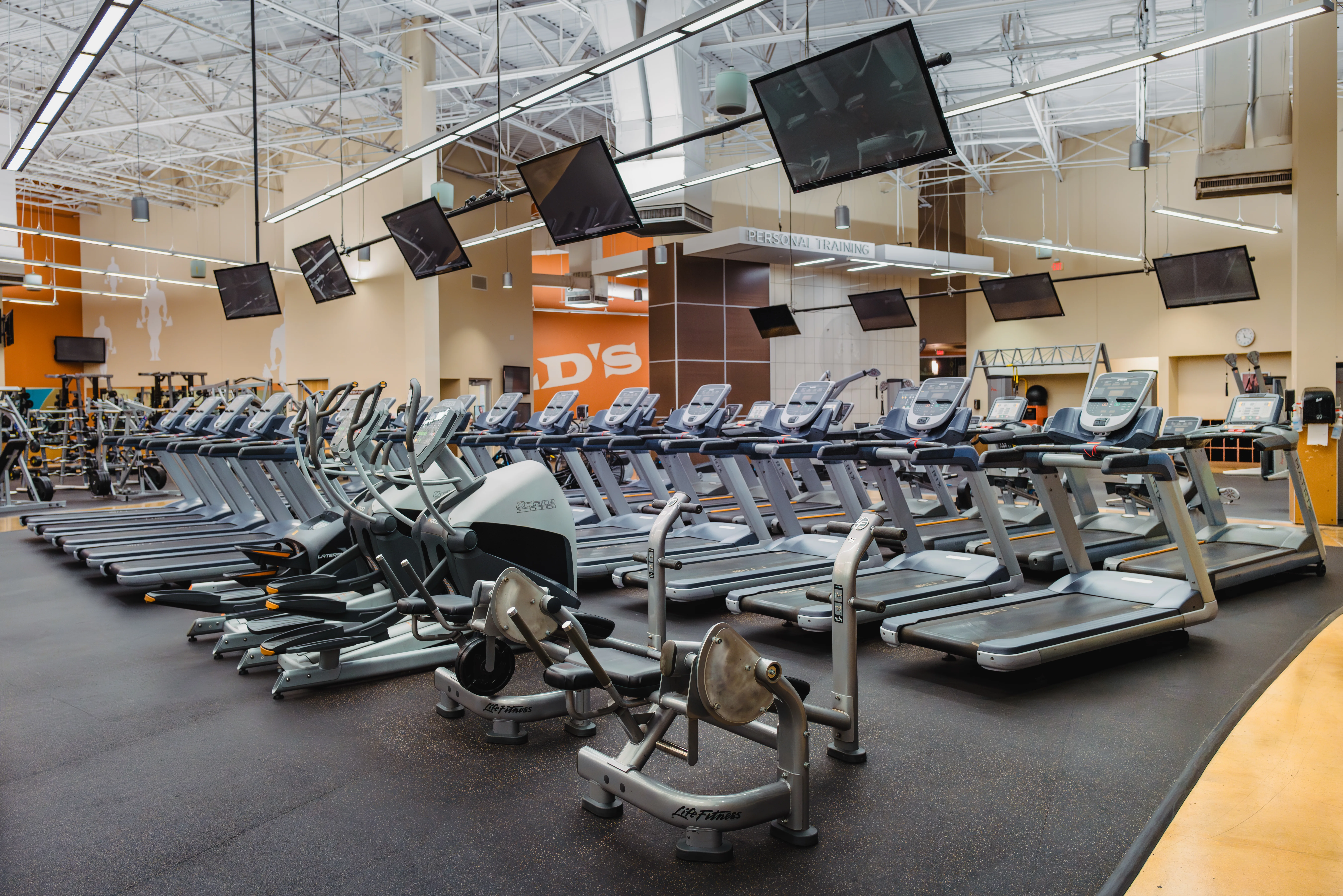 Gold's Gym Anderson Arbor | Austin, TX 78750 | Sweat with Purpose