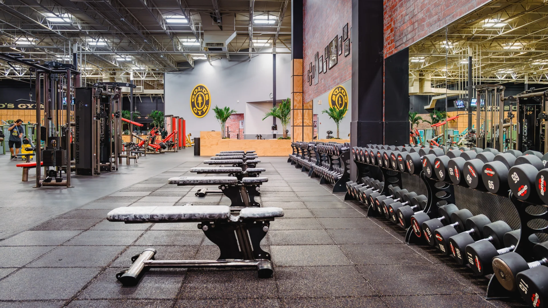 Golds Gym Bandera Trails