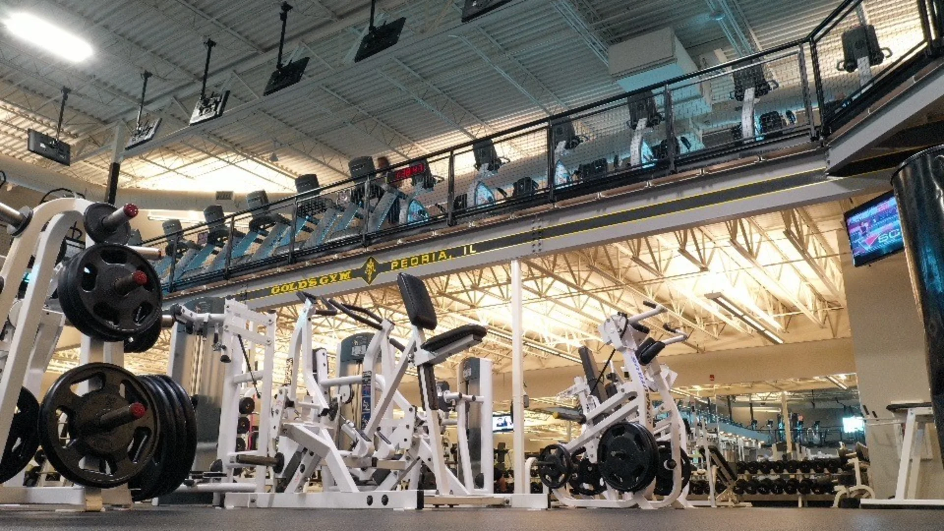 Gold's Gym Peoria | Peoria, IL 61615 | Stronger Starts Here
