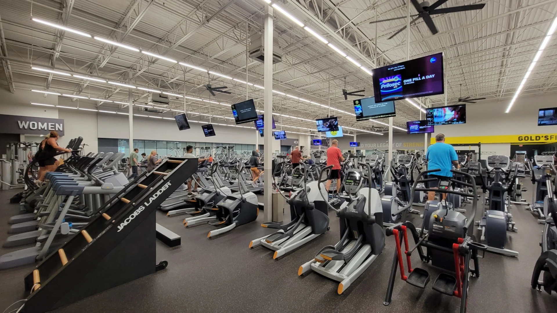 golds_gym_greer